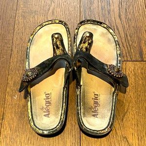 Alegría sandals
